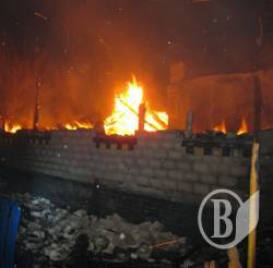 Чийсь батько загинув у вогні Чийсь батько загинув у вогні
